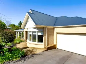 Cosy Country Cottage<br>