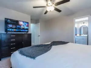 North Atx Paradise Oasis Pool w Hot Tub 4Br 2 Half BA