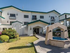Quinta Dorada Hotel & Suites