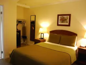 Bella Capri Inn and Suites