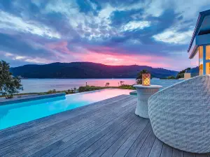 Amanzi Island Boutique Hotel