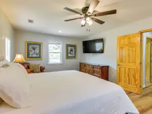 Hike and Swim Hideaway Less Than 10 Mi to Pine Mountain