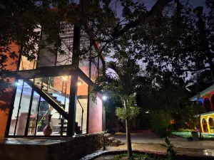 SAAKLUUM路線的酒店PUUC