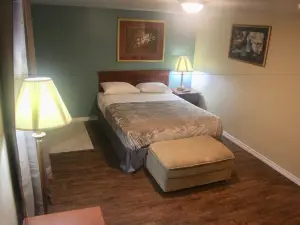 American Plaza Motel