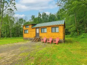 Catskills Tiny Home Cabin: Surrounded by Nature!