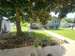 Blue Moon over Barkley 5 bedroom Lakehouse on Lake Barkley.