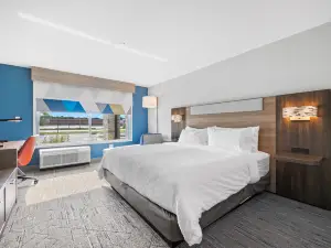 Holiday Inn Express & Suites Marinette