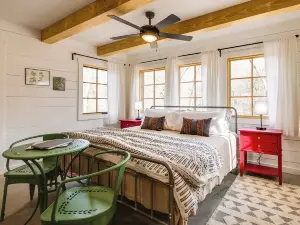 Cozy Steelville Retreat: River + Trail Access!