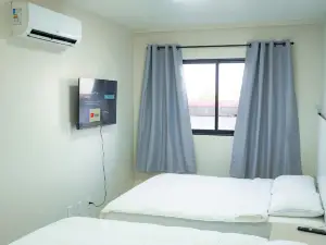 มิราฟลอเรส โฮเตอิส