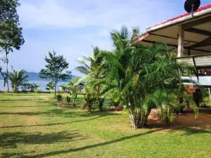 Baan I Ta Lay Koh YAO Noi