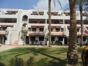 Six Corners Resort