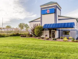 Motel 6 Green Bay, WI - Lambeau