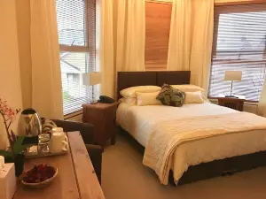 Chaston Manor Hotel