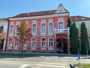 Pensiunea Korona and Restaurant