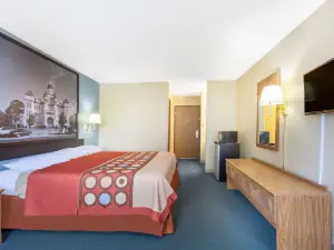 Super 8 by Wyndham Carthage