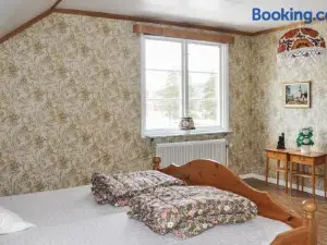 2 Bedroom Beautiful Home in Gunnarskog
