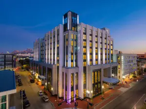The Higgins Hotel New Orleans, Curio Collection by Hilton