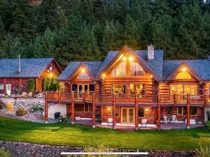 Muncton Mountain Lodge