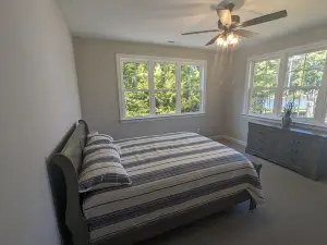 Summer Getaway with "No Egrets Your Lake Gaston haven awaits you! 🌊