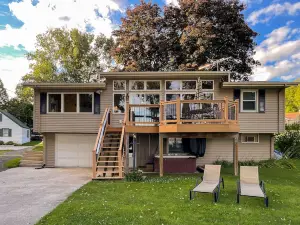 Beautiful lakefront, Newly Remodeled Lower Level!