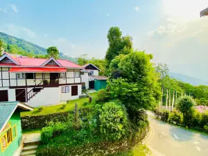 Tripoo Rhisum the Haapo Retreat