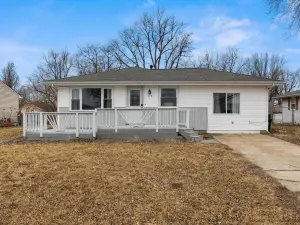 Relaxing Haven with Equipped Kitchen and Free Parking - Cozy Tranquility