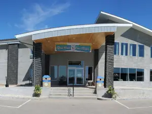 Roadhouse 52 Inn & Suites