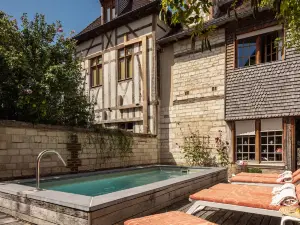 ลา เมซง เดอ โรดส์ โฮเทล แอนด์ สปา