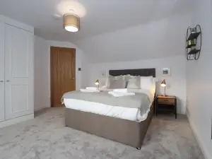 Dollar Apartments-41 Bridge Street