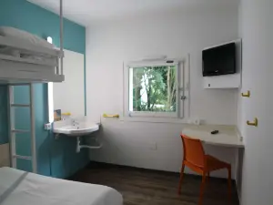 Hotelf1 Orange Centre Echangeur A7 A9