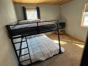 Charming 3-Bedroom Lake House with Dock, Hot Tub, AC in Delightful Waterville