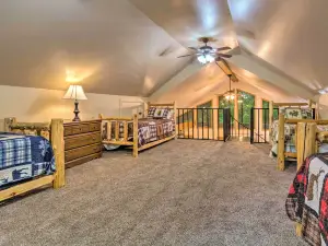 Lakefront Hideaway in Scranton Spacious Deck