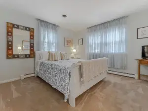 Cove Point Beach Cottage with Chesapeake Bay Views