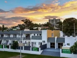 เอรอนโมเทล