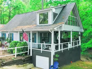 Bright Aqua Yacht Harbor Pickwick Lake Lakeview Home Boat Garage Sleeps 10+