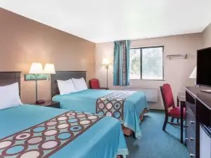 Super 8 by Wyndham Austin MN