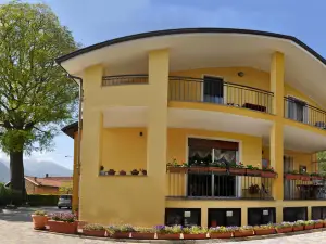 Bed & Breakfast Con Vista Giardino e Piscina