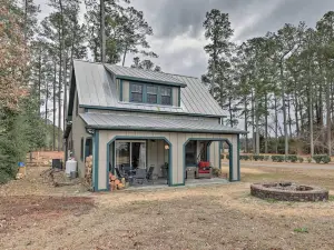 Pristine Cottage w/ Access to the Trent River