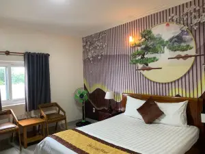 Ha Long Hotel