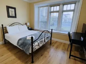 Vancouver Metrotown Guest House 8 Mins Walk to Sky Train