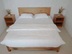 LaRose Guest House
