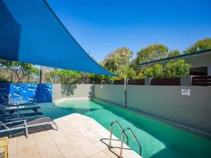 Kingfisher - Three-Bedroom Beachside Escape in Agnes Water, with Heated Communal Pool
