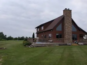 Country beauty on 5 acres