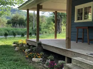 Country Cottage Hideaway near Lynchburg