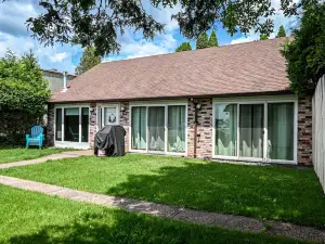 Agate Bay Cottage 2 Bed 2 Bath. Watch the ore boats in comfort.