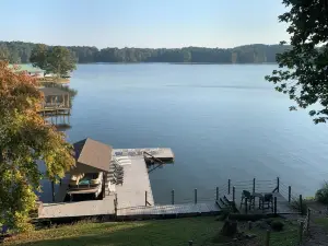 Peaceful Lakefront, Spectacular View, Spacious 2 Level, 30 Min from Auburn