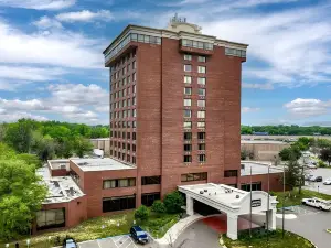 Brooklyn Center Hotel & Conference Center
