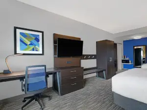 Holiday Inn Express & Suites MILWAUKEE - BROOKFIELD by IHG