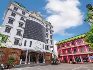 PHÚ QUÝ Hotel Near ĐÔNG Kinh Market