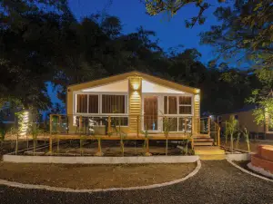 Treebo Premium Mowgli's Den, Pench